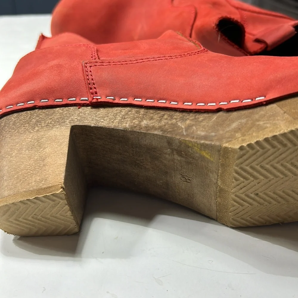 SANITA Red Suede. Clogs. Wood Heeled. 38/7.5 - Picture 5 of 12